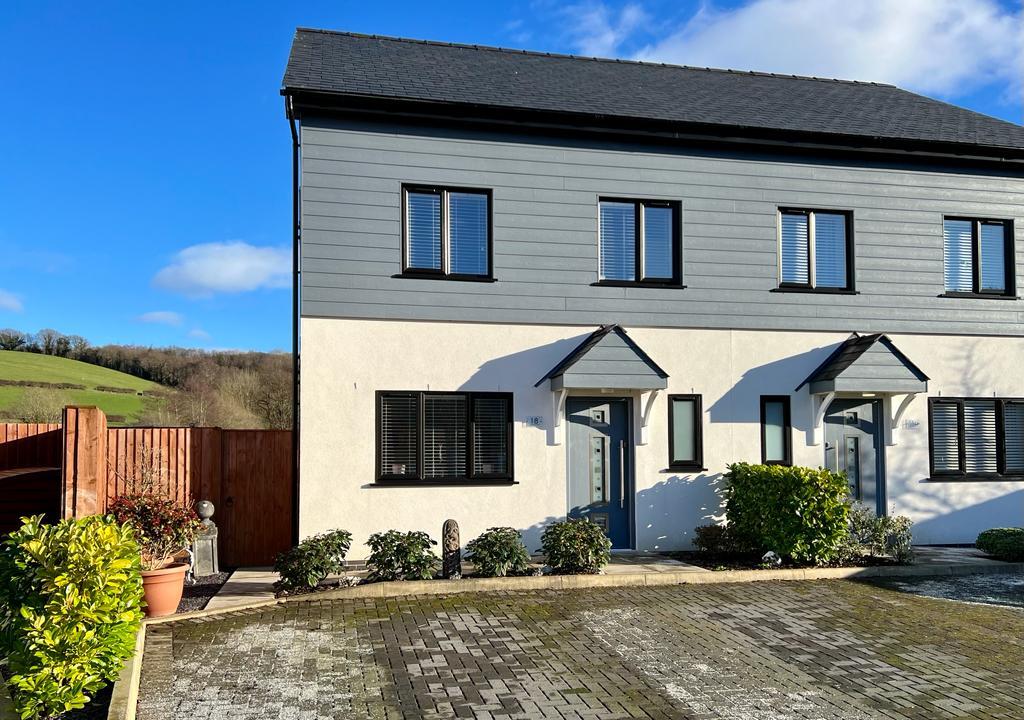Maes Tawel, Llanrwst